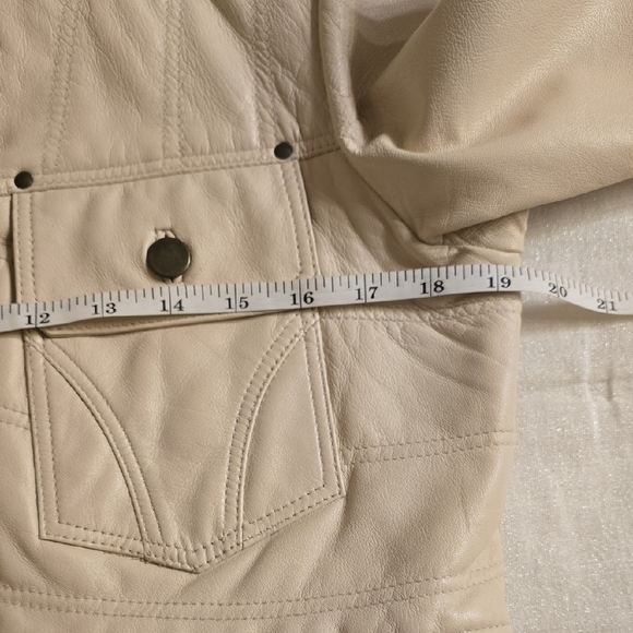 MODA INTERNATIONAL Cream Leather Jacket with Stand-Up Collar and Ruched Details - Picture 13 of 16